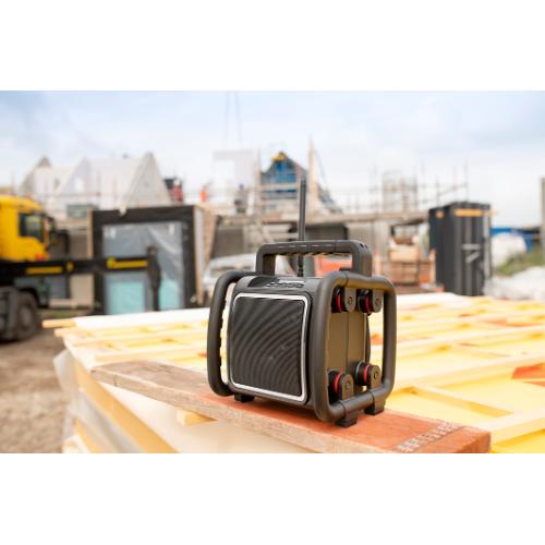 Perfectpro bouwradio DAB+/FM/BT/USB/oplader/speler/IP65 TEAMBOX product photo https://media.isero.nl/Isero-IseroNL-Site/images/L/2178605_12.jpg L