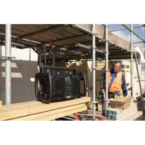 Perfectpro bouwradio DAB+/FM/Bluetooth/USB/Oplaadbaar/IP65 ROCKBULL product photo https://media.isero.nl/Isero-IseroNL-Site/images/L/2246135_8.jpg L