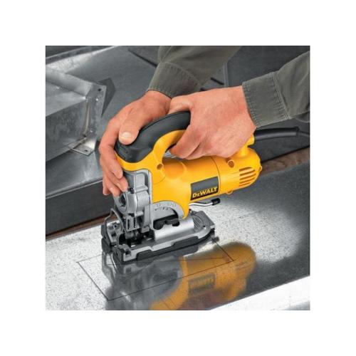 DeWalt Decoupeerzaagmachine pendel met beugel 701w DW331KT-QS In koffer 230V product photo https://media.isero.nl/Isero-IseroNL-Site/images/L/225169_2.jpg L