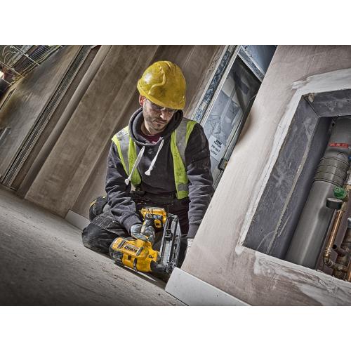 DeWalt accu-afwerktacker 32-63mm 18.0V 2x2.0Ah DCN660D2-QW product photo https://media.isero.nl/Isero-IseroNL-Site/images/L/225190_1.jpg L