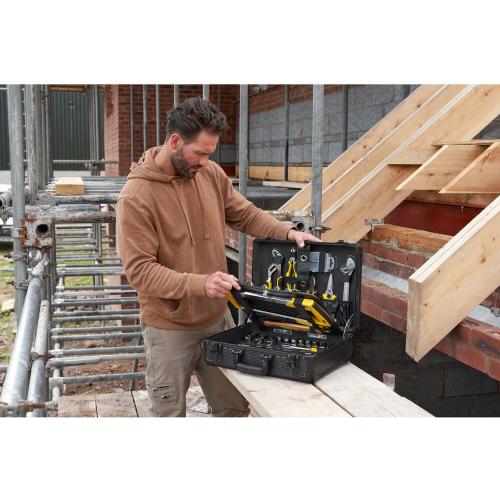 Gevulde gereedschapskoffer voor onderhoud 142-delig product photo https://media.isero.nl/Isero-IseroNL-Site/images/L/2544369_3.jpg L