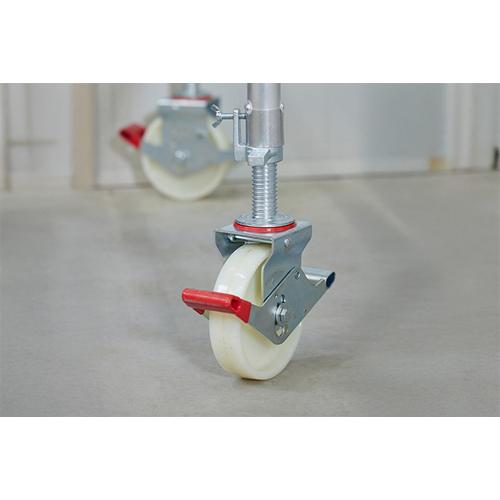 Rolsteiger hout-Deck 1.35x2.45m werkhoogte 5.2m RS Tower 32-S met 4 safe quick + 6 schoren product photo https://media.isero.nl/Isero-IseroNL-Site/images/L/2631416_4.jpg L