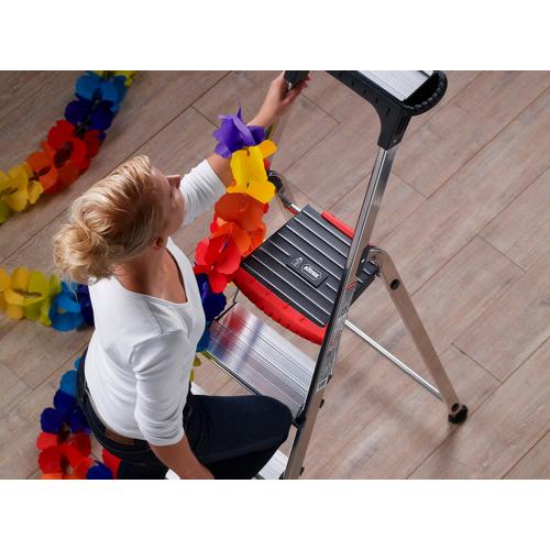 Altrex huishoudtrap enkel oploopbaar dubbele treden 8 (9,5kg) product photo https://media.isero.nl/Isero-IseroNL-Site/images/L/265006_3.jpg L