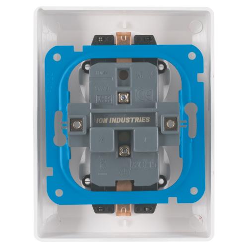 Ion wandcontactdoos inbouw 2 voudig m/ra alpin wit V1,J1 serie 10.300.714 in Doosje Half Opbouw product photo https://media.isero.nl/Isero-IseroNL-Site/images/L/2702762_4.jpg L