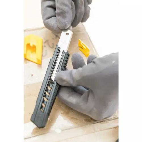 Afbreekmes kunststof 18mm 1-10-151 product photo https://media.isero.nl/Isero-IseroNL-Site/images/L/2770165_5.jpg L